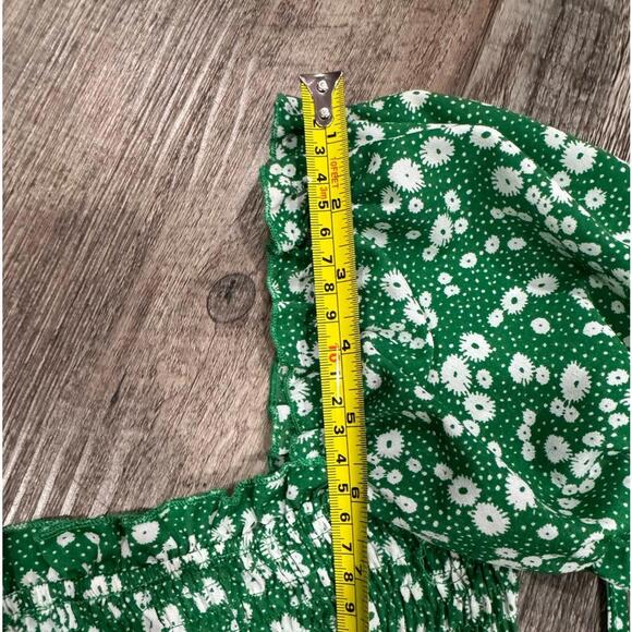 Princess Polly Green & White Floral Puff Sleeve Smocked Crop Top- Size 2 - Picture 6 of 6
